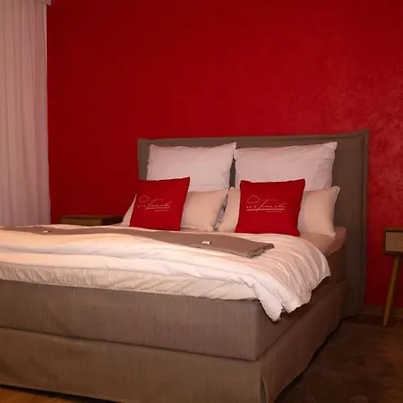 Mein Traeumchen Apartements- 4 Rot Stillvoll Und Zentral Uebernachten