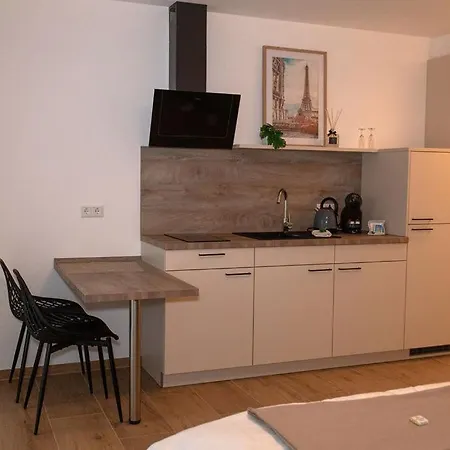 Mein Traeumchen Apartements- 4 Rot Stillvoll Und Zentral Uebernachten * Bielefeld