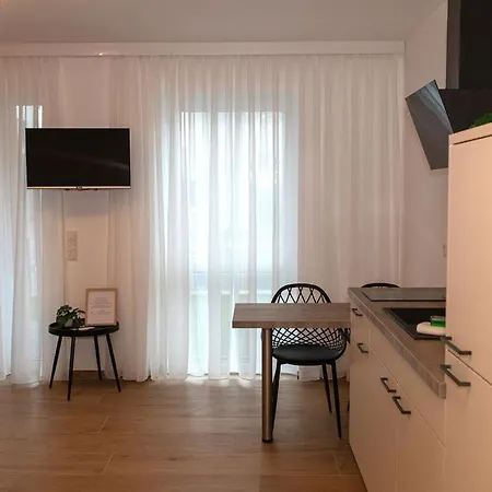 Mein Traeumchen Apartements- 4 Rot Stillvoll Und Zentral Uebernachten * Bielefeld