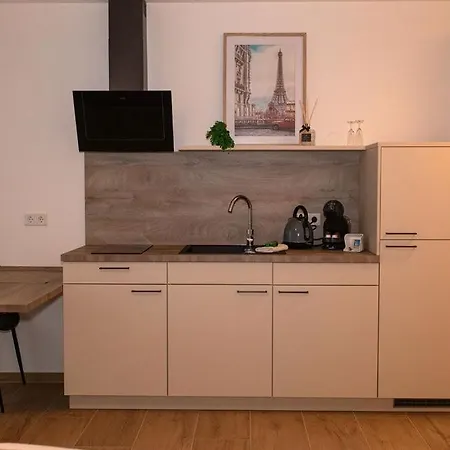 Mein Traeumchen Apartements- 4 Rot Stillvoll Und Zentral Uebernachten *