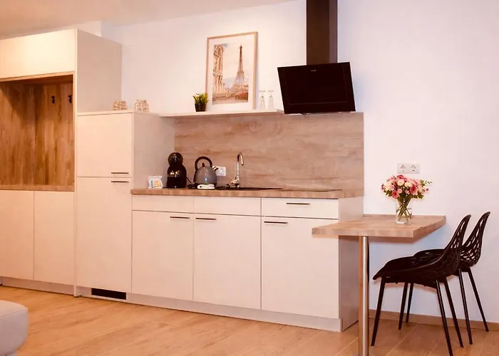 Mein Träumchen Apartements- 4 Rot Stillvoll Und Zentral übernachten Apartamento